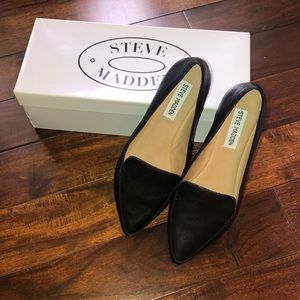 NEW in box, STEVE MADDEN “Feather”.    Size 6